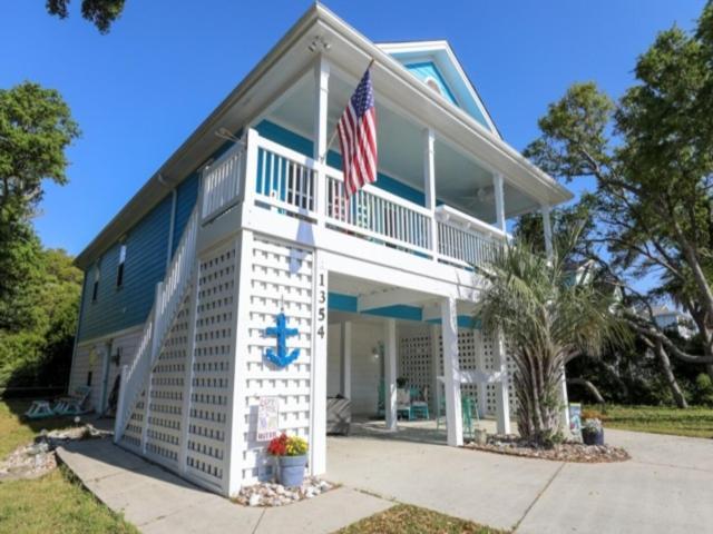 Atlantis Blue - Relaxing Beach Getaway Home Directly Across The Street From Beach Access! Home Kure Beach Exterior photo