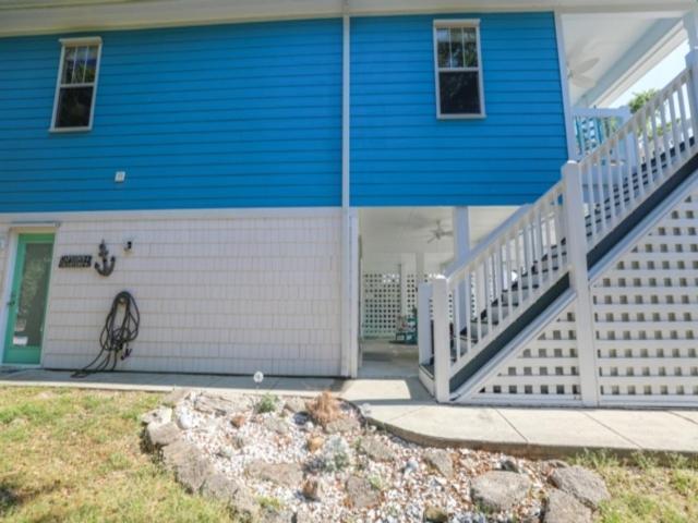 Atlantis Blue - Relaxing Beach Getaway Home Directly Across The Street From Beach Access! Home Kure Beach Exterior photo